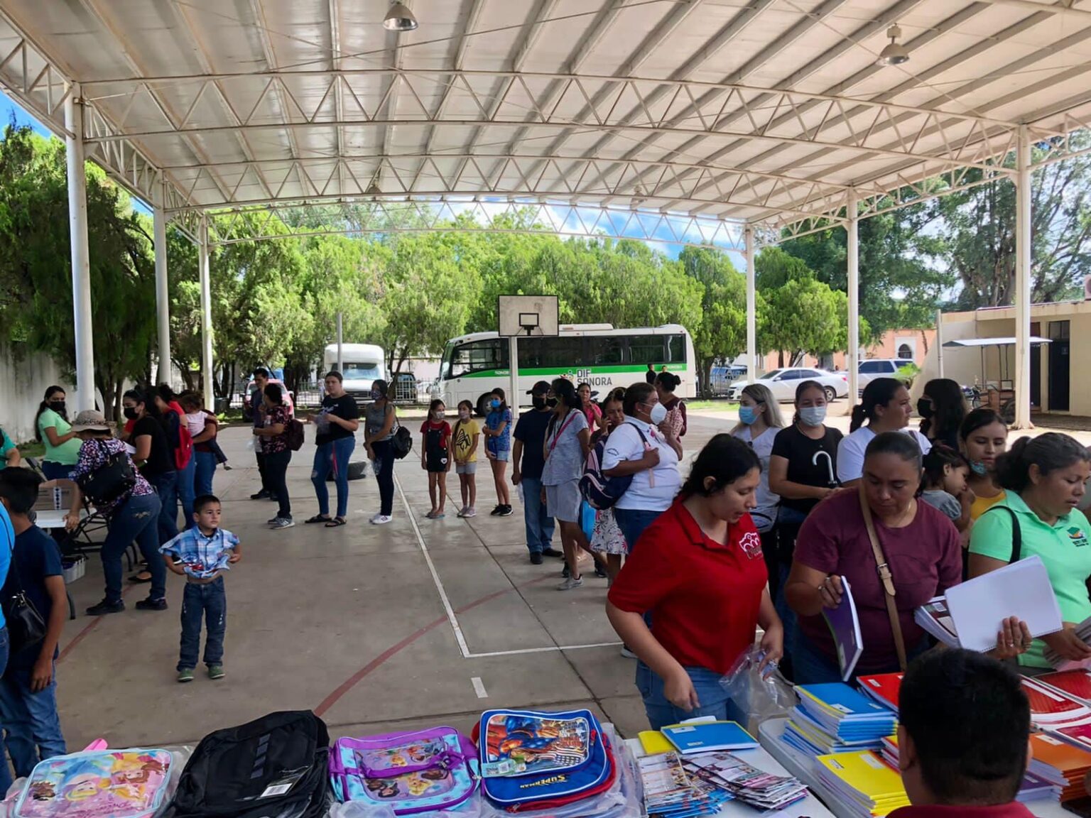 Inicia sistema Dif Álamos venta de Utiles Escolares Municipio de Alamos