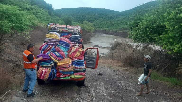 Protección Civil lleva suministros a familias de Chorijoa