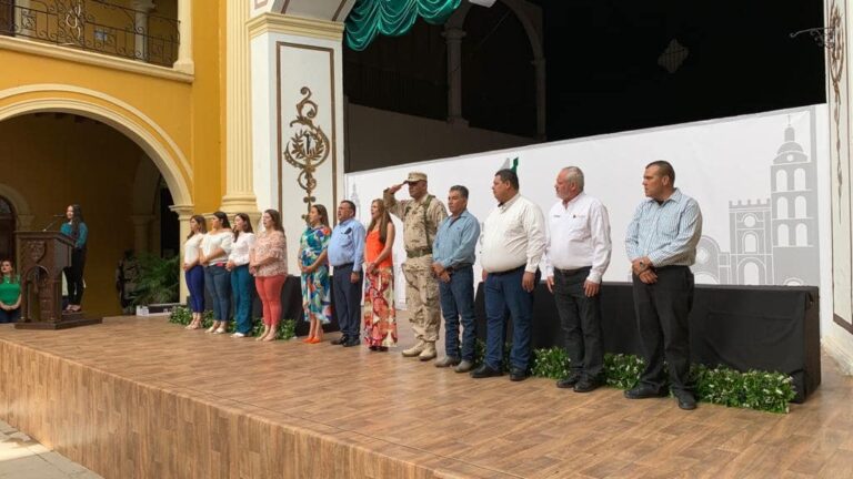 Rinden honores por conmemoración de la Independencia de México