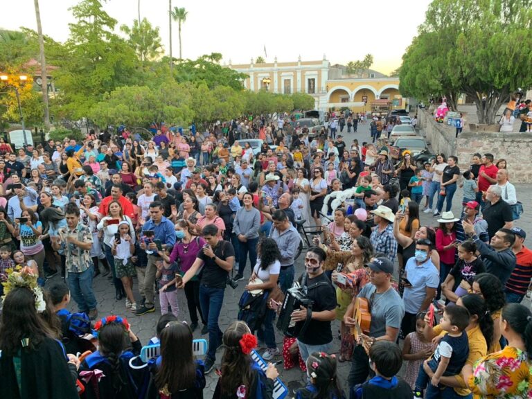 FESTIVAL DE LA CALACA LAS TRAE A SUS RAÍCES