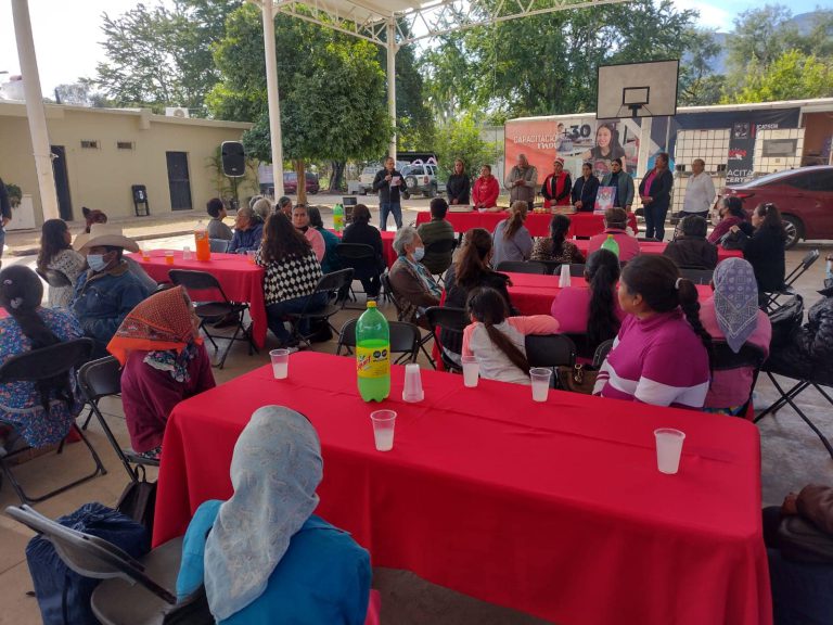 PARTERAS Y AUXILIARES DE SALUD DE ÁLAMOS DISFRUTAN POSADA NAVIDEÑA