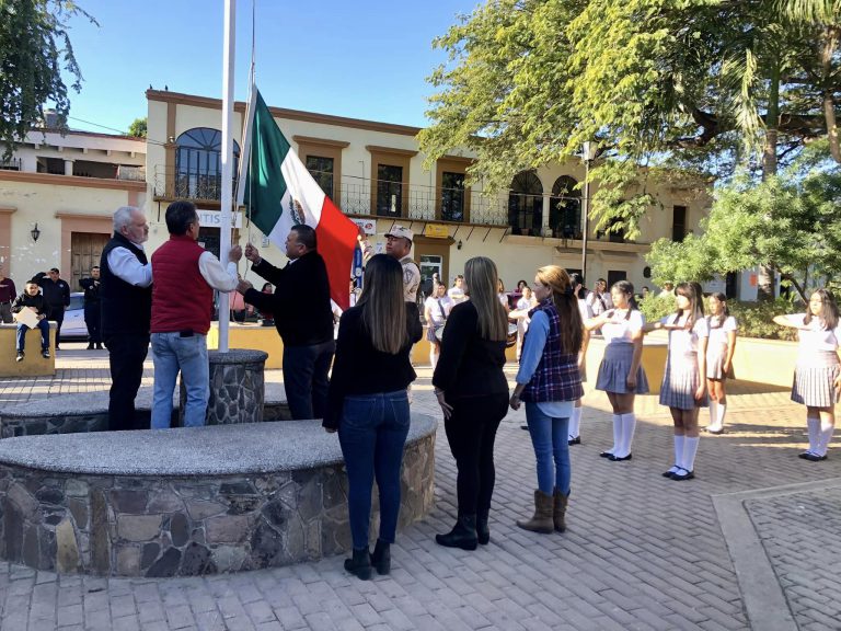 REALIZAN HONORES CÍVICOS POR 106 ANIVERSARIO DE LA CONSTITUCIÓN POLÍTICA DE LOS ESTADOS UNIDOS MEXICANOS