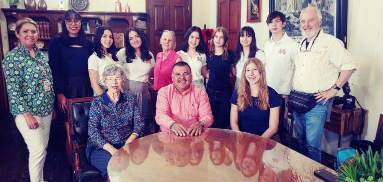 SOSTIENE ALCALDE REUNIÓN CON JÓVENES ADSCRITOS AL PROGRAMA DE INTERCAMBIO ESCOLAR