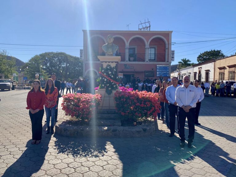 Conmemoran el 217 aniversario del natalicio de Benito Juárez