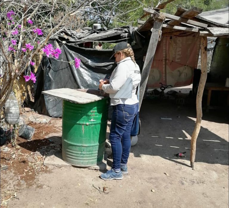 CONTINÚAN LAS ACCIONES CONTRA EL DENGUE POR PARTE DE PERSONAL DE VECTORES EN ÁLAMOS