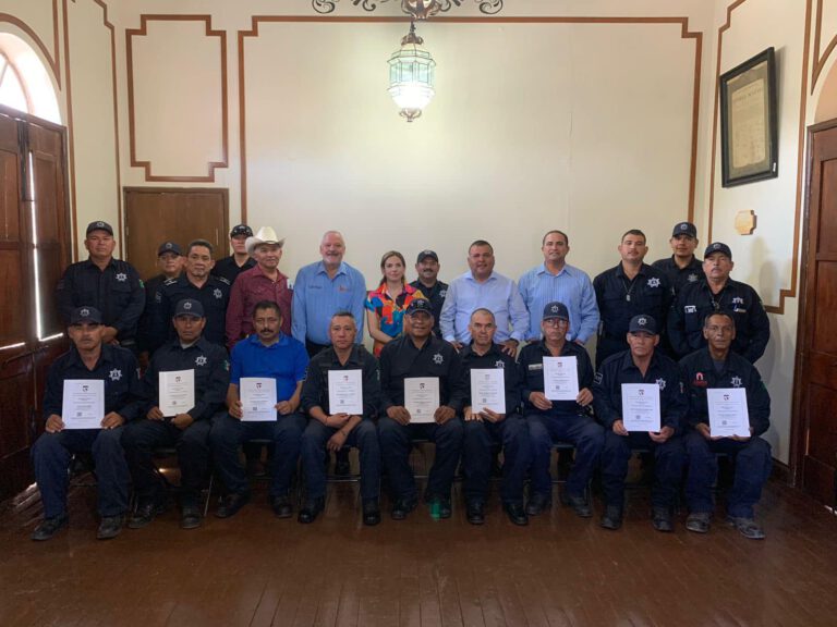 RECIBEN POLICÍAS MUNICIPALES CERTIFICADO ÚNICO POLICIAL