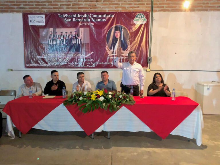 REALIZAN GRADUACIONES EN CECYTE MAQUIPO Y SAN BERNARDO