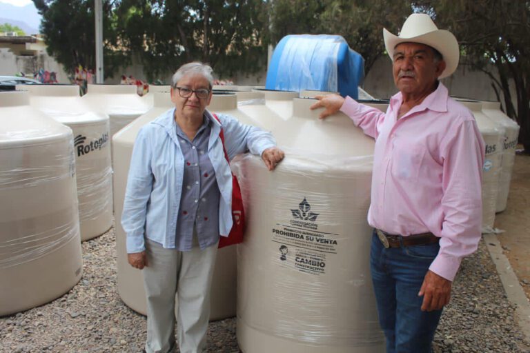 BENEFICIA CONGREGACIÓN MARIANA TRINITARIA A FAMILIAS ALAMENSES