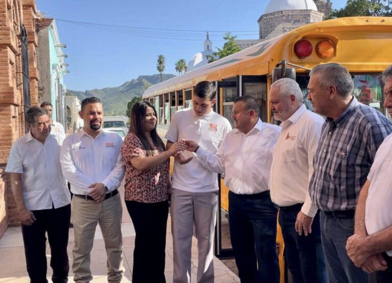 ENTREGA ALCALDE VÍCTOR BALDERRAMA UNIDAD ESCOLAR PARA EL SERVICIO DE LA EDUCACIÓN EN ÁLAMOS