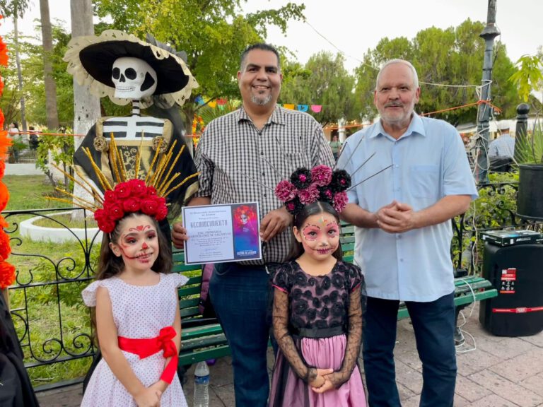 REALIZAN ESCUELAS MUESTRA DE ALTARES DURANTE FESTIVAL DE LA CALACA