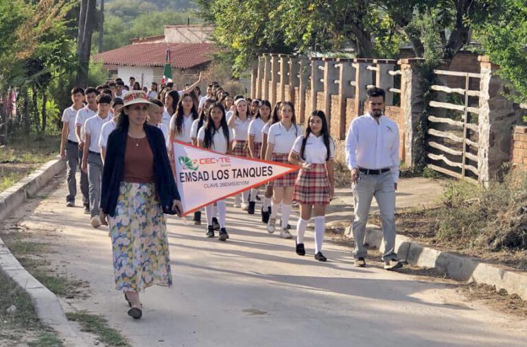 SE REALIZA DESFILE REVOLUCIONARIO EN LOS TANQUES, ÁLAMOS