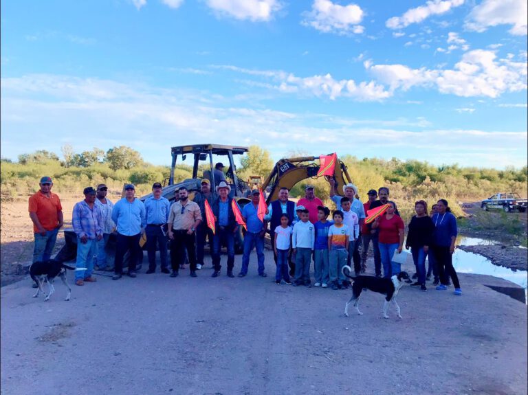 Presidente Víctor Balderrama da banderazo de inicio de obra del Vado de San Vicente