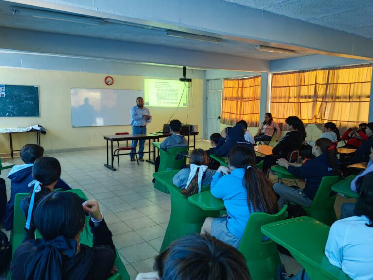 IMPARTE PREVENCIÓN SOCIAL DE LA VIOLENCIA Y DELINCUENCIA TALLER “ESCUELA PARA PADRES”