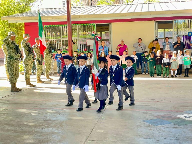 REALIZAN CEREMONIA CÍVICA EN PREESCOLAR FERNANDO MONTES DE OCA