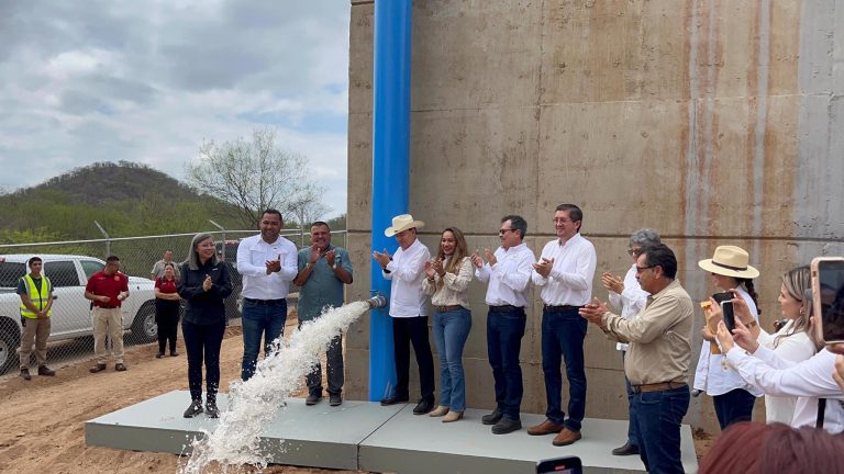 Inauguración del acueducto Macoyahui-Álamos