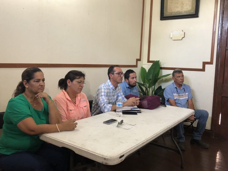 SE REUNEN INTEGRANTES DE CONAPESCA CON PRODUCTORES PESQUEROS DEL MUNICIPIO