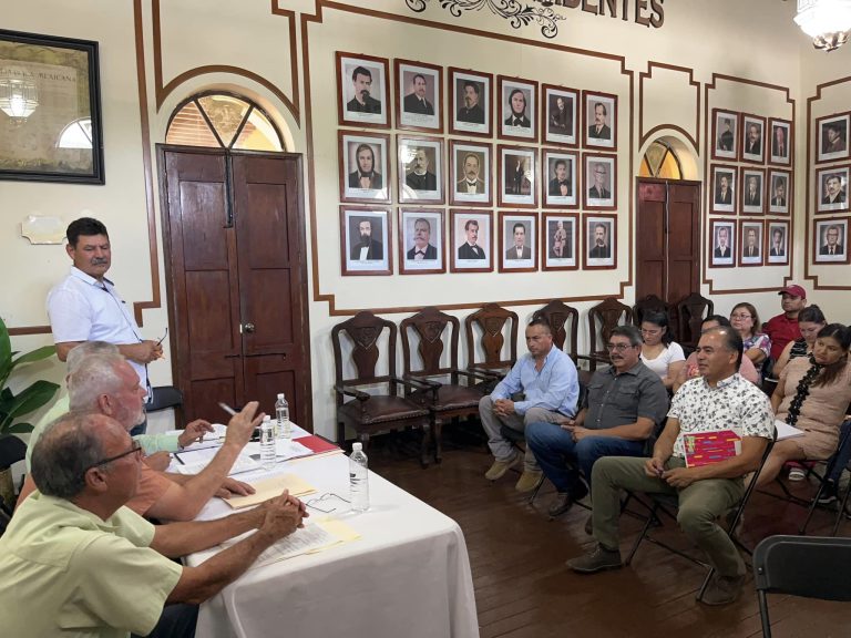 Organizan actividades cívicas al aproximarse el mes patrio en Álamos.