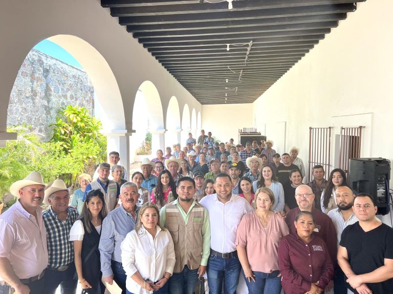 SE ORGANIZA LA PRIMER FERIA DE PRODUCTOS REGIONALES EN EL MUNICIPIO