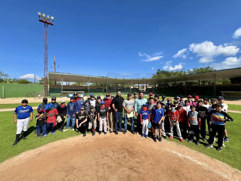 “Cuadrangular Infantil de Béisbol en Álamos reúne a jóvenes talentos”