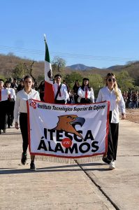 CELEBRAN CON ÉXITO EL DESFILE DEL ANIVERSARIO DE LA REVOLUCIÓN MEXICANA EN LA COMUNIDAD DEL “MAQUIPO”