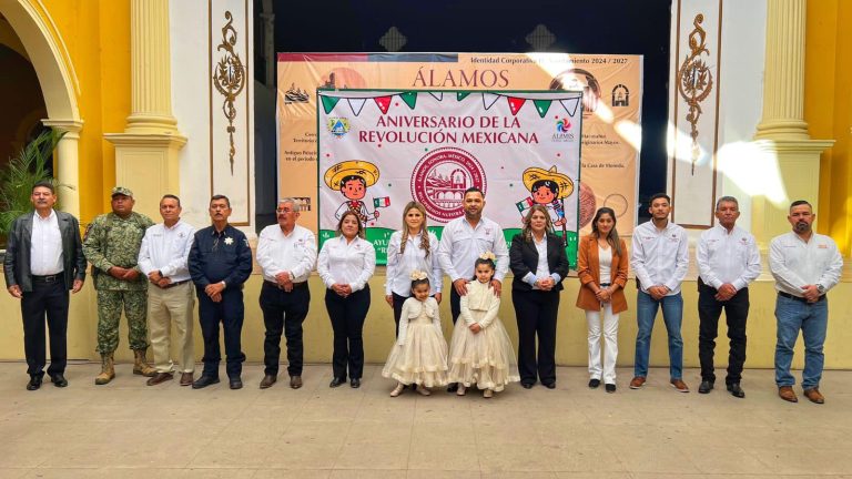 SE REALIZA GRAN DESFILE CONMEMORATIVO POR EL 114 ANIVERSARIO DE LA REVOLUCIÓN MEXICANA EN LA CABECERA MUNICIPAL