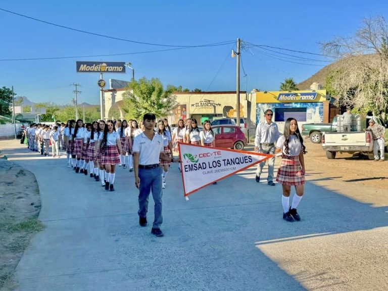 Álamos conmemora el 114° aniversario de la Revolución Mexicana con un emotivo desfile en Los Tanques.