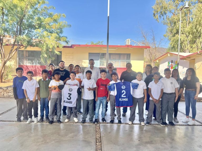 EQUIPO DE HANDBALL DE LA PRIMARIA “LÁZARO CÁRDENAS DEL RÍO” REPRESENTARÁ A ÁLAMOS