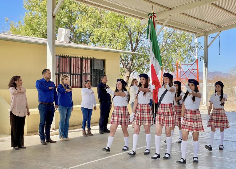 HONORES A LA BANDERA EN “LOS TANQUES”