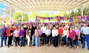 ENTREGA DE COLORIDAS PIÑATAS