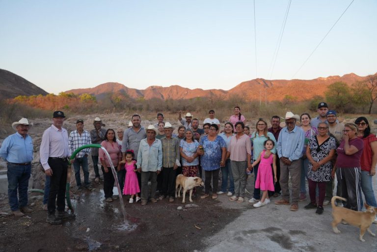 CON VOLUNTAD, SURGE EL AGUA.