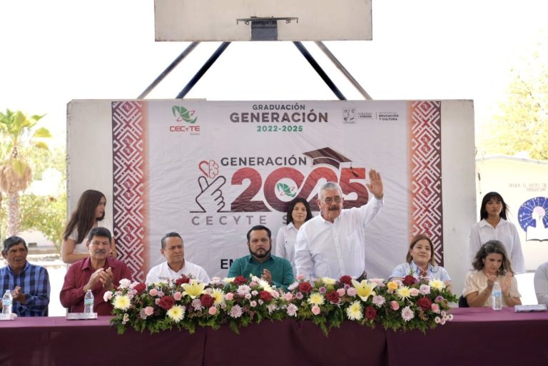 CEREMONIA DE GRADUACIÓN EN CECYTES BASIROA