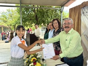 SE DESPIDE UNA GENERACIÓN BRILLANTE 👨‍🎓 👩‍🎓