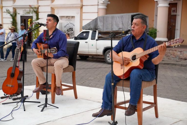 NOCHE DE TALENTO ALAMENSE EN EL DOMINGO CULTURAL