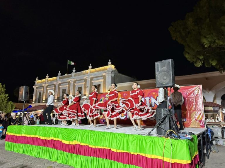 Domingo Cultural con el Ballet Folklórico Yeeyeka