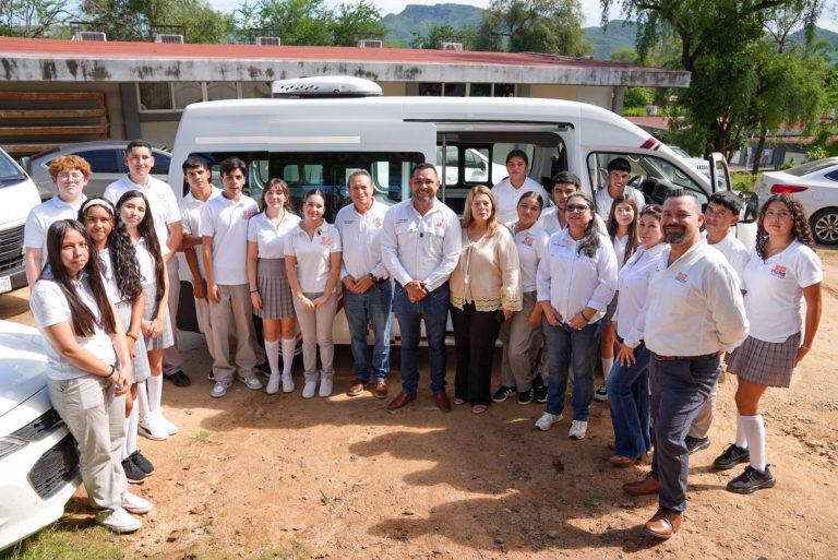 REGRESO A CLASES FELIZ Y NUEVO TRANSPORTE