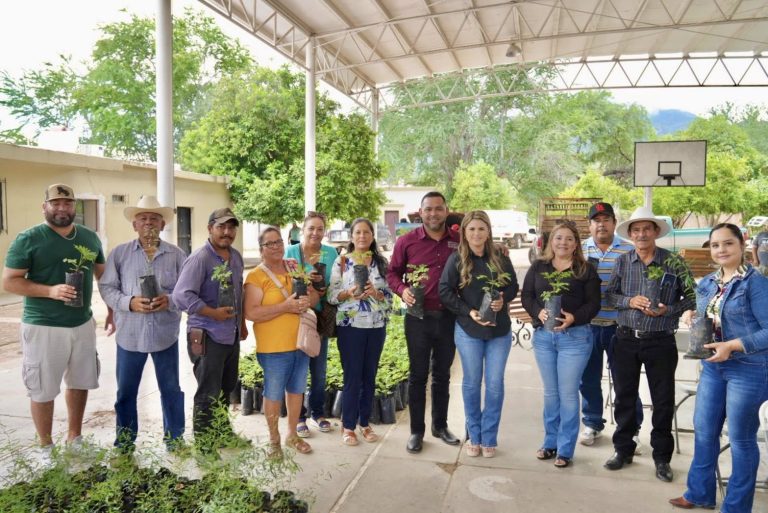 COMPROMISO CON EL MEDIO AMBIENTE Y LA COMUNIDAD