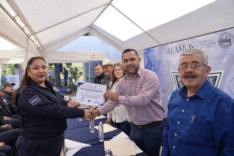 UN APLAUSO A QUIENES NOS PROTEGEN