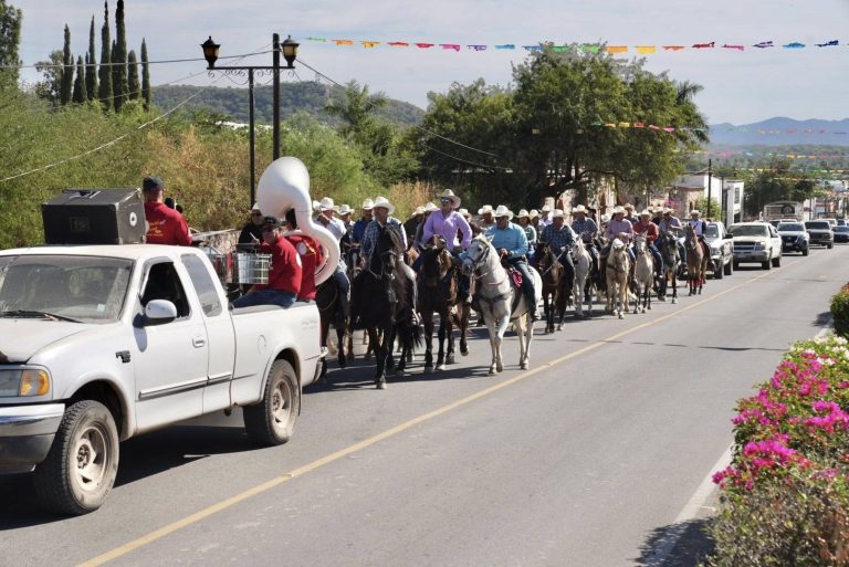 Tradicional cabalgata a La Aduana en honor a la Virgen de la Balvanera🐴🤠