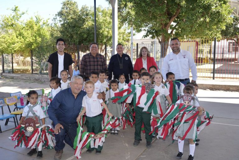 CONMEMORAN EL DÍA DE LA BANDERA EN PLANTEL EDUCATIVO EN LOS TANQUES 🇲🇽
